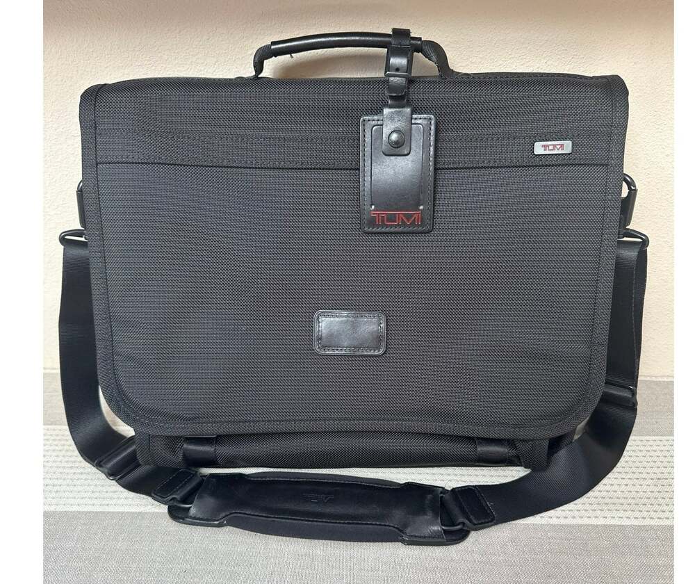 Tumi Alpha Slim Expandable Messenger Briefcase Bag Black Ballistic 26192DH